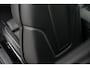 Porsche 911 4 GTS Oak Green Metallic Neo | Porsche InnoDrive | Lift l Achterasbesturing | Adaptieve cruise control | Elektrisch Schuifdak | BOSE Surround Sound System | Sportdesign | Sportstoelen Plus, elektrisch 18-voudig | Comfort Access |