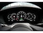 Porsche 911 4 GTS Oak Green Metallic Neo | Porsche InnoDrive | Lift l Achterasbesturing | Adaptieve cruise control | Elektrisch Schuifdak | BOSE Surround Sound System | Sportdesign | Sportstoelen Plus, elektrisch 18-voudig | Comfort Access |