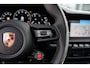 Porsche 911 4 GTS Oak Green Metallic Neo | Porsche InnoDrive | Lift l Achterasbesturing | Adaptieve cruise control | Elektrisch Schuifdak | BOSE Surround Sound System | Sportdesign | Sportstoelen Plus, elektrisch 18-voudig | Comfort Access |
