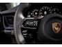 Porsche 911 4 GTS Oak Green Metallic Neo | Porsche InnoDrive | Lift l Achterasbesturing | Adaptieve cruise control | Elektrisch Schuifdak | BOSE Surround Sound System | Sportdesign | Sportstoelen Plus, elektrisch 18-voudig | Comfort Access |