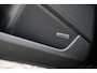 Porsche 911 4 GTS Oak Green Metallic Neo | Porsche InnoDrive | Lift l Achterasbesturing | Adaptieve cruise control | Elektrisch Schuifdak | BOSE Surround Sound System | Sportdesign | Sportstoelen Plus, elektrisch 18-voudig | Comfort Access |