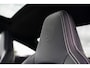 Porsche 911 4 GTS Oak Green Metallic Neo | Porsche InnoDrive | Lift l Achterasbesturing | Adaptieve cruise control | Elektrisch Schuifdak | BOSE Surround Sound System | Sportdesign | Sportstoelen Plus, elektrisch 18-voudig | Comfort Access |