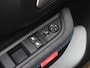 Citroën E-C3 Plus 113pk 44kWh | Draadloze Telefoonlader | Navigatie | Parkeersensoren Voor & Achter