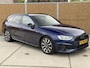 Audi A4 Avant 40 TFSI S edition Competition 204pk Automaat | Stoelverwarming | Head-up display | Bang&Olufsen 3D soundsystem | Lendensteun | Stuurwiel verwarmd | Verkeersbord detectie | Climate & cruise control | Parkeersensoren voor en achter