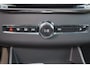 Volvo XC90 T8 Recharge AWD Ultra Dark Exec. Ed. - Luchtvering - IntelliSafe Assist & Surround - 360º Camera - Bowers & Wilkins audio - Adaptieve LED koplampen - Verwarmde voorstoelen, stuur & achterbank - Parkeersensoren voor & achter - Elektr. bedienb. voorstoelen met geheugen - Head up display - Draadloze tel. lader - Extra getint glas - 22' LMV
