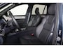 Volvo XC90 T8 Recharge AWD Ultra Dark Exec. Ed. - Luchtvering - IntelliSafe Assist & Surround - 360º Camera - Bowers & Wilkins audio - Adaptieve LED koplampen - Verwarmde voorstoelen, stuur & achterbank - Parkeersensoren voor & achter - Elektr. bedienb. voorstoelen met geheugen - Head up display - Draadloze tel. lader - Extra getint glas - 22' LMV