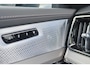 Volvo XC90 T8 Recharge AWD Ultra Dark Exec. Ed. - Luchtvering - Panorama/schuifdak - IntelliSafe Assist & Surround - 360º Camera - Bowers & Wilkins audio - Adaptieve LED koplampen - Verwarmde voorstoelen, stuur & achterbank - Parkeersensoren voor & achter - Elektr. bedienb. voorstoelen met geheugen - Head up display - Draadloze tel. lader - Extra getint glas - 22' LMV