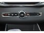 Volvo XC90 T8 Recharge AWD Ultra Dark Exec. Ed. - Luchtvering - Panorama/schuifdak - IntelliSafe Assist & Surround - 360º Camera - Bowers & Wilkins audio - Adaptieve LED koplampen - Verwarmde voorstoelen, stuur & achterbank - Parkeersensoren voor & achter - Elektr. bedienb. voorstoelen met geheugen - Head up display - Draadloze tel. lader - Extra getint glas - 22' LMV