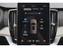 Volvo XC90 T8 Recharge AWD Ultra Dark Exec. Ed. - Luchtvering - Panorama/schuifdak - IntelliSafe Assist & Surround - 360º Camera - Bowers & Wilkins audio - Adaptieve LED koplampen - Verwarmde voorstoelen, stuur & achterbank - Parkeersensoren voor & achter - Elektr. bedienb. voorstoelen met geheugen - Head up display - Draadloze tel. lader - Extra getint glas - 22' LMV