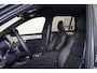 Volvo XC90 T8 Recharge AWD Ultra Dark Exec. Ed. - Luchtvering - Panorama/schuifdak - IntelliSafe Assist & Surround - 360º Camera - Bowers & Wilkins audio - Adaptieve LED koplampen - Verwarmde voorstoelen, stuur & achterbank - Parkeersensoren voor & achter - Elektr. bedienb. voorstoelen met geheugen - Head up display - Draadloze tel. lader - Extra getint glas - 22' LMV