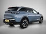 Peugeot e-5008 SUV Allure Avantage 73 kWh 210pk | DEMO | 503km WLTP Actieradius | 7 Zitplaatsen | Navigatie | 360° Camera | Half lederen AGR stoelen | Stoel- en stuurverwarming | Adaptieve Cruise Control | Climate Control | Parkeersensoren v+a | Dodehoeksensor | Led koplampen | Keyless | Draadloze Apple Carplay / Android Auto + Telefoonlader | Donker getint glas | Trekhaak | 19" Lichtmetalen velgen |