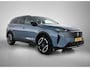 Peugeot e-5008 SUV Allure Avantage 73 kWh 210pk | DEMO | 503km WLTP Actieradius | 7 Zitplaatsen | Navigatie | 360° Camera | Half lederen AGR stoelen | Stoel- en stuurverwarming | Adaptieve Cruise Control | Climate Control | Parkeersensoren v+a | Dodehoeksensor | Led koplampen | Keyless | Draadloze Apple Carplay / Android Auto + Telefoonlader | Donker getint glas | Trekhaak | 19" Lichtmetalen velgen |