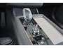 Volvo XC90 T8 Recharge AWD Ultra Dark Exec. Ed. - Luchtvering - Panorama/schuifdak - IntelliSafe Assist & Surround - 360º Camera - Bowers & Wilkins audio - Adaptieve LED koplampen - Verwarmde voorstoelen, stuur & achterbank - Parkeersensoren voor & achter - Elektr. bedienb. voorstoelen met geheugen - Head up display - Draadloze tel. lader - Extra getint glas - 22' LMV