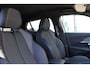 Peugeot e-2008 EV GT Avantage 54 kWh | Fase 3 laden | SOH 97% | Navigatie | Camera voor + achter | Apple carplay | NL auto | 10.500km |