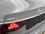 Mercedes-Benz E-klasse 300 e Business Solution AMG | Premium pakket | Winterpakket | Nightpakket | Leder pakket | 360° camera | Trekhaak | Panoramaschuifdak | 20-inch multi-spaak AMG velgen | GUARD 360° | Burmester® 4D surround sound |