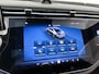 Mercedes-Benz E-klasse 300 e Business Solution AMG | Premium pakket | Winterpakket | Nightpakket | Leder pakket | 360° camera | Trekhaak | Panoramaschuifdak | 20-inch multi-spaak AMG velgen | GUARD 360° | Burmester® 4D surround sound |
