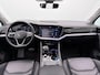 Volkswagen Touareg 3.0 TSi eHybrid 4MOTION Elegance Panoramaschuif-kanteldak - IQ Light - ErgoComfort-stoelen - Leer - Head-updisplay - Trekhaak - 360 Camera -Luchtvering