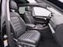Volkswagen Touareg 3.0 TSi eHybrid 4MOTION Elegance Panoramaschuif-kanteldak - IQ Light - ErgoComfort-stoelen - Leer - Head-updisplay - Trekhaak - 360 Camera -Luchtvering