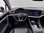 Volkswagen Touareg 3.0 TSi eHybrid 4MOTION Elegance Panoramaschuif-kanteldak - IQ Light - ErgoComfort-stoelen - Leer - Head-updisplay - Trekhaak - 360 Camera -Luchtvering