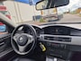 BMW 3-Serie 320i AUT PANO NAVI PSENSOR LEDER CRUISE 2 X SLEUTELS