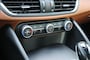 Alfa Romeo Giulia 2.0T SUPER/ORIG.NL/GEDOCUMENTEERD/ELEKT.STOELEN/ STOEL.STUUR.VERW/17'