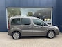 Peugeot Partner Tepee 1.2 Turbo 110PK Active | Uniek lage km stand: 38500 | Navigatie | Apple Carplay / Android Auto | Airco | Camera | Ruime Gezinsauto | 2x Zijschuifdeur | Uitneembare Stoelen | All Season Banden | Parkeersensoren | Dakrails |