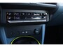 Fiat Grande Panda 1.2 110PK Hybrid LA PRIMA | WINTERPACK: STOEL/STUUR/VOORRUIT VERWARMING | DRAADLOZE APPLE CARPLAY/ANDROID AUTO | NAVIGATIE | ACHTERUITRIJCAMERA | PARKEERSENSOREN VOOR + ACHTER | DRAADLOZE TELEFOONLADER | LED KOPLAMPEN | CLIMATE CONTROL | 17" LICHTMETALEN VELGEN | PRIVACY GLASS | ACHTERSPOILER | CRUISE CONTROL |