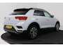 Volkswagen T-Roc 1.5 TSI Style Automaat (NAVIGATIE, PARKEERSENSOREN, CARPLAY, STUURBEDIENING)