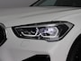 BMW X1 sDrive18i Executive Edition (Trekhaak / Camera / Elek. Achterklep / Stoelverw. / Navi / Sfeerverlichting)