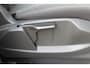 Ford C-Max 1.0-100pk Titanium. Nette, goed onderhouden hoogzitter ! Autm. airco dual, stoel-, stuur- en voorraamverwarming, parkeersensoren v+a, park assist, cruise control, r/cd, navigatie, telefoonvoorb., trekhaak etc.