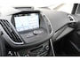 Ford C-Max 1.0-100pk Titanium. Nette, goed onderhouden hoogzitter ! Autm. airco dual, stoel-, stuur- en voorraamverwarming, parkeersensoren v+a, park assist, cruise control, r/cd, navigatie, telefoonvoorb., trekhaak etc.
