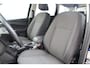 Ford C-Max 1.0-100pk Titanium. Nette, goed onderhouden hoogzitter ! Autm. airco dual, stoel-, stuur- en voorraamverwarming, parkeersensoren v+a, park assist, cruise control, r/cd, navigatie, telefoonvoorb., trekhaak etc.