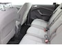 Ford C-Max 1.0-100pk Titanium. Nette, goed onderhouden hoogzitter ! Autm. airco dual, stoel-, stuur- en voorraamverwarming, parkeersensoren v+a, park assist, cruise control, r/cd, navigatie, telefoonvoorb., trekhaak etc.