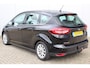 Ford C-Max 1.0-100pk Titanium. Nette, goed onderhouden hoogzitter ! Autm. airco dual, stoel-, stuur- en voorraamverwarming, parkeersensoren v+a, park assist, cruise control, r/cd, navigatie, telefoonvoorb., trekhaak etc.