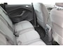 Ford C-Max 1.0-100pk Titanium. Nette, goed onderhouden hoogzitter ! Autm. airco dual, stoel-, stuur- en voorraamverwarming, parkeersensoren v+a, park assist, cruise control, r/cd, navigatie, telefoonvoorb., trekhaak etc.