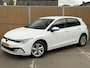 Volkswagen Golf 1.0 TSI Life Business Stoel- en stuurverwarming | LED verlichting | Adaptieve cruise control | Climate control | Navigatiesysteem | Ergoactive bestuurdersstoel | DAB | Parkeersensoren voor en achter
