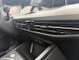 Volkswagen Golf 1.0 TSI Life Business Stoel- en stuurverwarming | LED verlichting | Adaptieve cruise control | Climate control | Navigatiesysteem | Ergoactive bestuurdersstoel | DAB | Parkeersensoren voor en achter