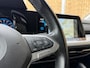 Volkswagen Golf 1.0 TSI Life Business Stoel- en stuurverwarming | LED verlichting | Adaptieve cruise control | Climate control | Navigatiesysteem | Ergoactive bestuurdersstoel | DAB | Parkeersensoren voor en achter