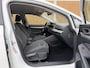 Volkswagen Golf 1.0 TSI Life Business Stoel- en stuurverwarming | LED verlichting | Adaptieve cruise control | Climate control | Navigatiesysteem | Ergoactive bestuurdersstoel | DAB | Parkeersensoren voor en achter