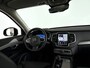 Volvo XC90 T8 Recharge AWD Ultimate Dark | Panoramadak | 360° camera | Luchtvering | Head-up display | Harman Kardon | Stoel- en Stuurverwarming | Trekhaak