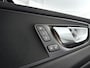 Volvo XC60 T6 Plug-in hybrid AWD Plus Dark | Panoramadak | 360° camera | Stoel- en Stuurverwarming | Trekhaak
