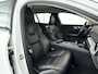 Volvo V60 B3 Momentum Advantage | Parkeercamera | Stoel- en Stuurverwarming | Cruise control | Trekhaak