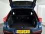 Volvo XC40 B4 Plus Dark | Parkeercamera | Harman Kardon | Stoel- en Stuurverwarming | Trekhaak