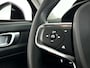 Volvo XC40 T2 Momentum Business | Park assist | Cruise control | Navigatie