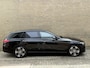 Mercedes-Benz C-klasse C300e 313pk | Luxury | PHEV | Trekhaak | Half leder | Camera | Sfeerverlichting | PDC | CarPlay | LED | DAB | Lane assist | Dodehoekdetectie | Memory | Stoel&stuurverwarming | Volledig onderhouden