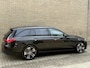 Mercedes-Benz C-klasse C300e 313pk | Luxury | PHEV | Trekhaak | Half leder | Camera | Sfeerverlichting | PDC | CarPlay | LED | DAB | Lane assist | Dodehoekdetectie | Memory | Stoel&stuurverwarming | Volledig onderhouden