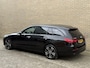 Mercedes-Benz C-klasse C300e 313pk | Luxury | PHEV | Trekhaak | Half leder | Camera | Sfeerverlichting | PDC | CarPlay | LED | DAB | Lane assist | Dodehoekdetectie | Memory | Stoel&stuurverwarming | Volledig onderhouden