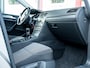 Volkswagen Golf Variant 1.2 TSI Trendline | Trekhaak | Airco | MultiMedia Display | Elektrische Ramen | Metallic Lak | AutoHold | Origineel Nederlands | Mistlampen | Lederen Stuurwiel | Nationale Auto Pas (NAP) |