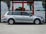 Volkswagen Golf Variant 1.2 TSI Trendline | Trekhaak | Airco | MultiMedia Display | Elektrische Ramen | Metallic Lak | AutoHold | Origineel Nederlands | Mistlampen | Lederen Stuurwiel | Nationale Auto Pas (NAP) |