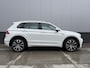Volkswagen Tiguan 2.0 TSI 4Motion 230pk Highline R-Line | Dynaudio | Panorama | Trekhaak | LED Plus | Suzuka | Apple Carplay - Android Auto